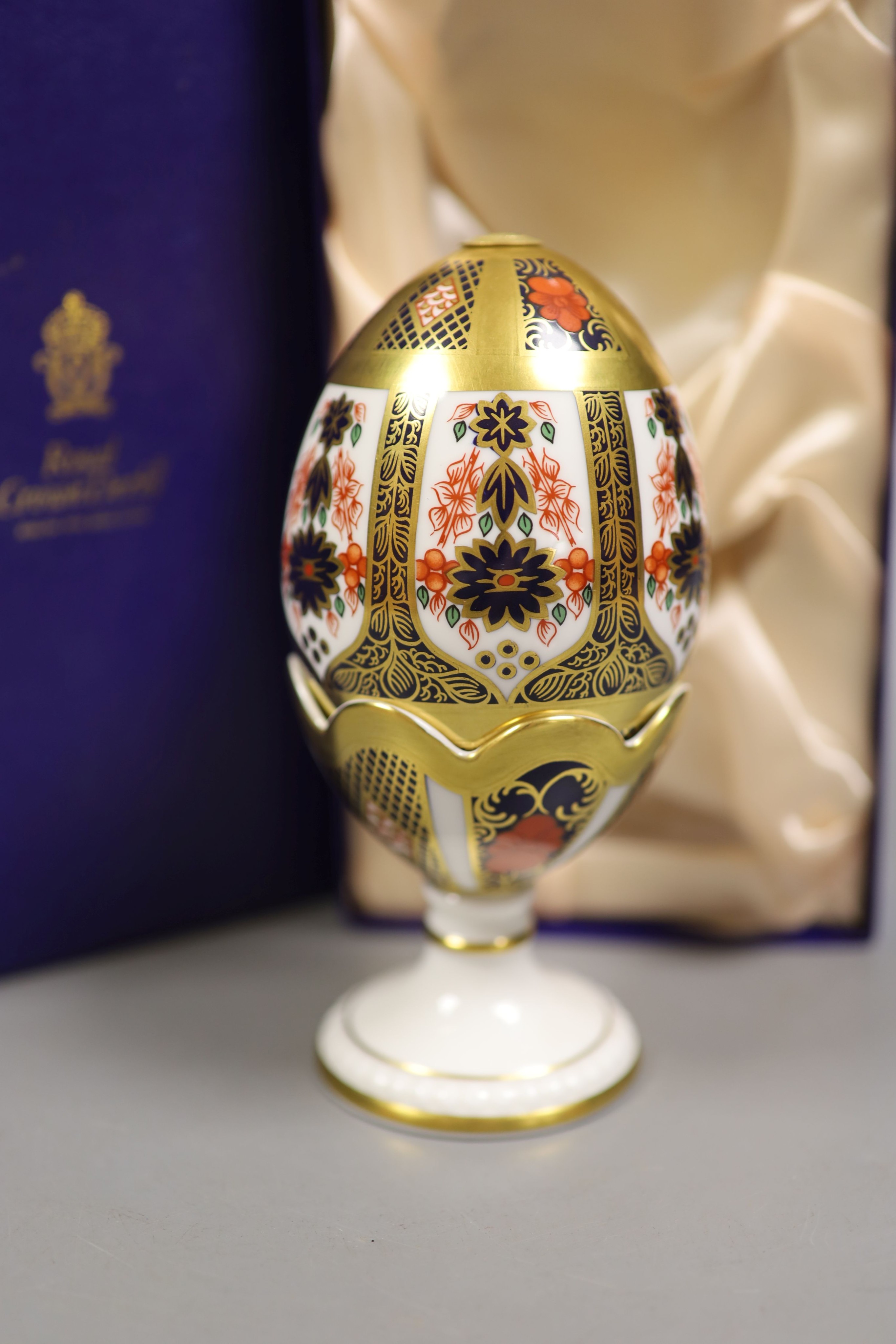 A Royal Crown Derby 'Old Imari' pattern 'egg and eggcup' set, boxed